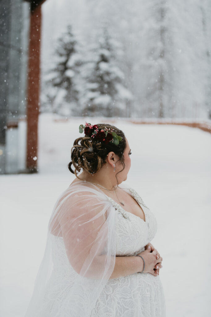 winter wedding in alaska, winter bride
